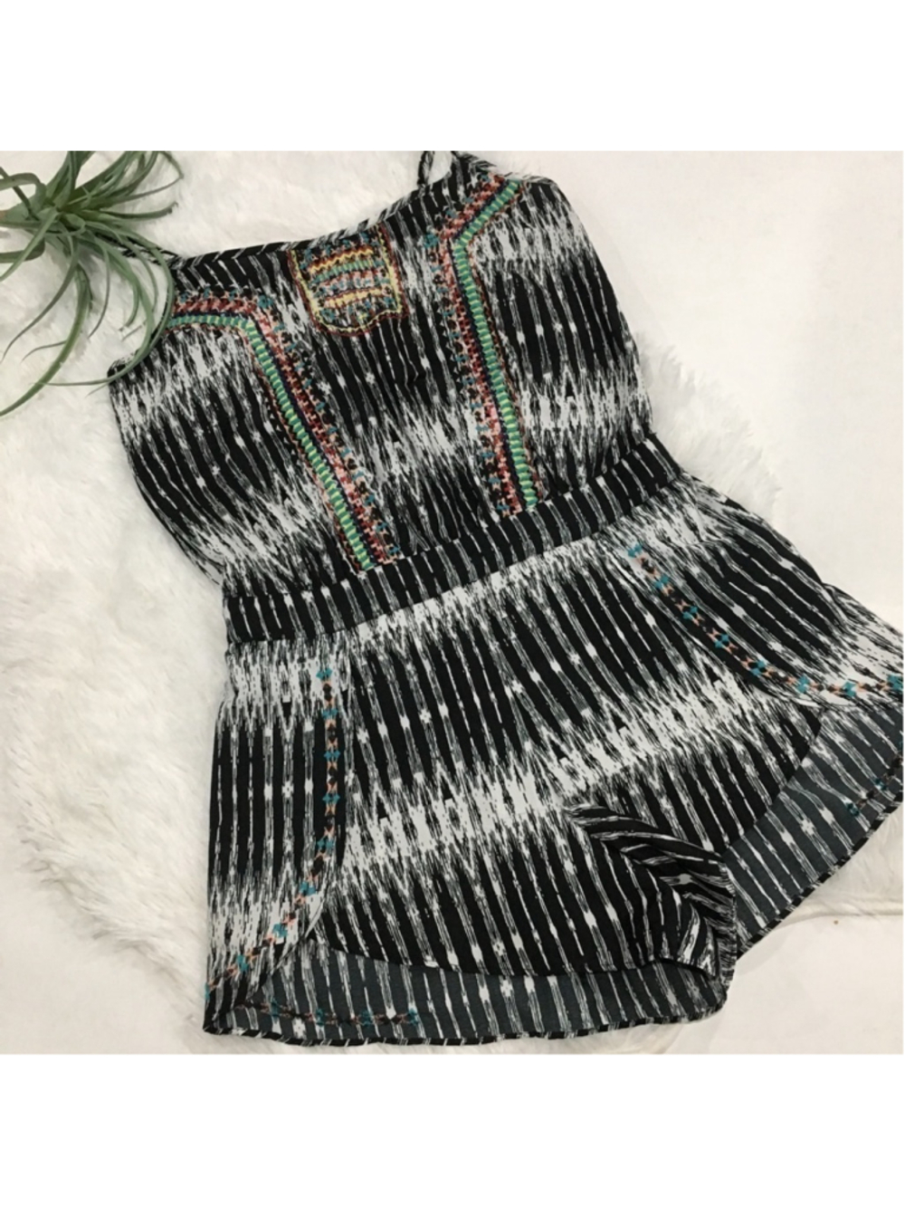 Jessica Simpson Aztec Romper Size Small